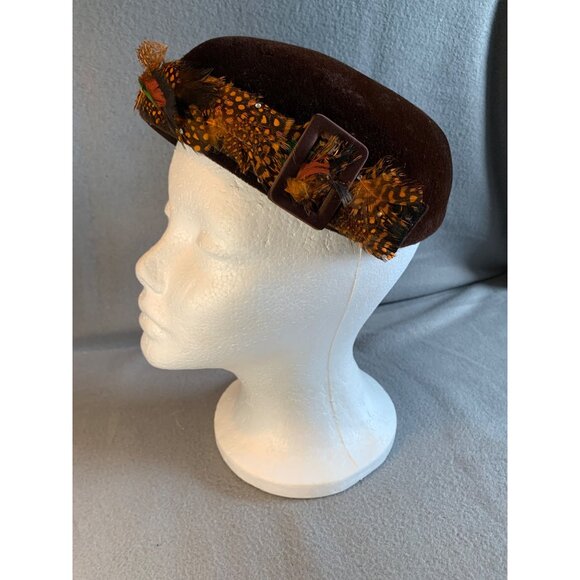 Carol Ladies Brown Hat with Feather and Buckle accents Sz 22 Vintage - Picture 5 of 9